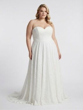 Chic Strapless White Wedding Gown